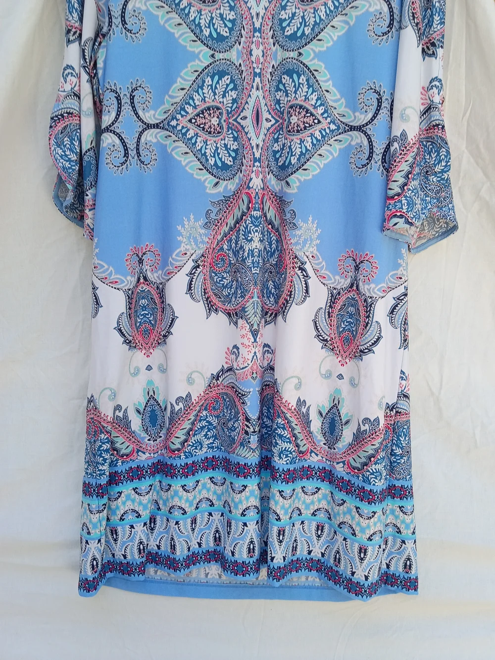 Roz & Ali Blue and White Paisley Midi Dress With Flutter Sleeves - Picture 5 of 6